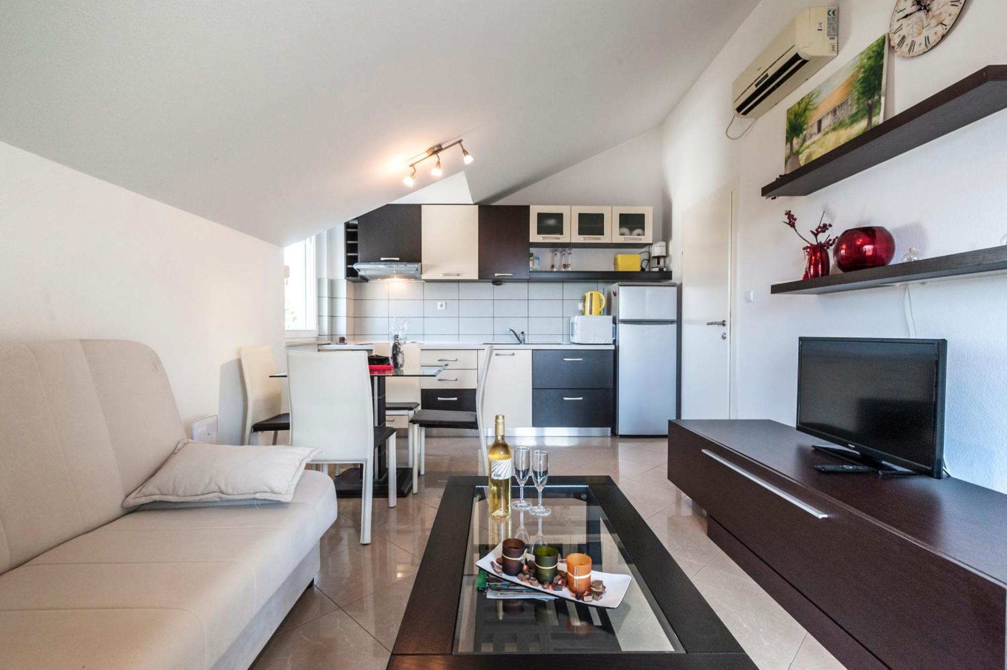 Apartment Tin Каштела Экстерьер фото